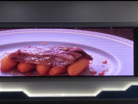 經開室內全彩P2.5安裝完成    尺寸：4.8×1.44   像素點：1920×576