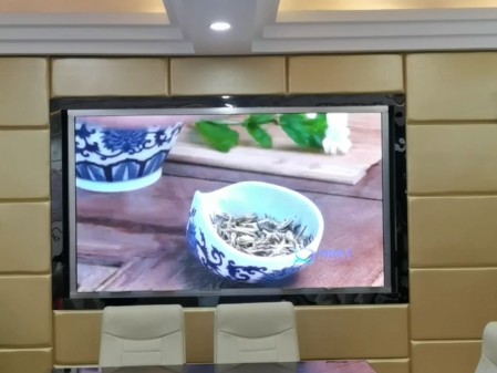 蔡甸區四小室內全彩P1.25安裝調試完成    尺寸：2.88x1.28m   像素點：1792x1024