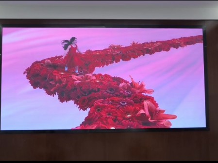 糧道街武漢中學室內全彩P2.0安裝完畢   尺寸:4.16??2.08   像素點:2080??1040