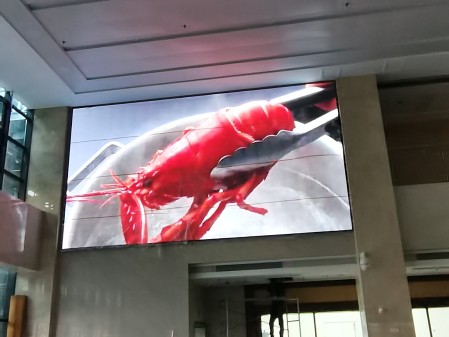 大冶中醫院室內全彩P2.5調試完畢   尺寸：7.04x3.84m   像素點：2816x1536