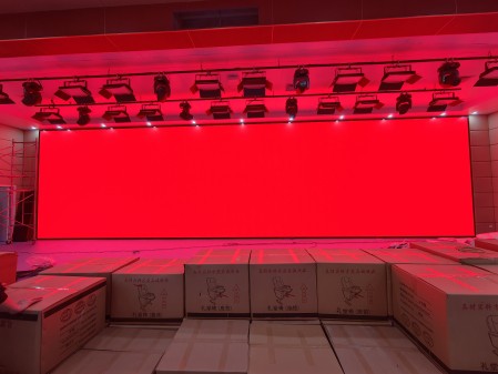 武漢**大學附屬醫院P1.86安裝調試完畢 尺寸 ：16*4.16 ； 像素點： 8600*2236