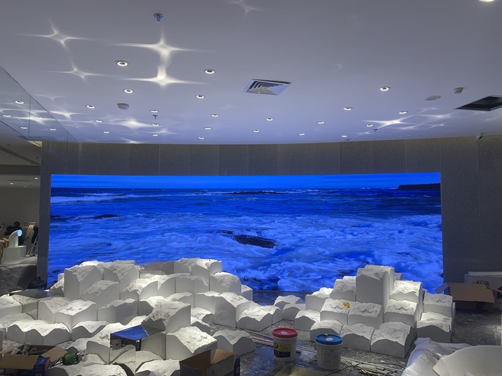 萬(wàn)達(dá)廣場(chǎng)，弧形屏，P2.5,16.4平方