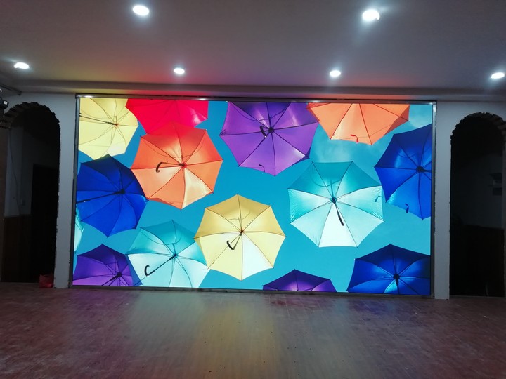 LED電子顯示屏出現冒煙燒毀的原因