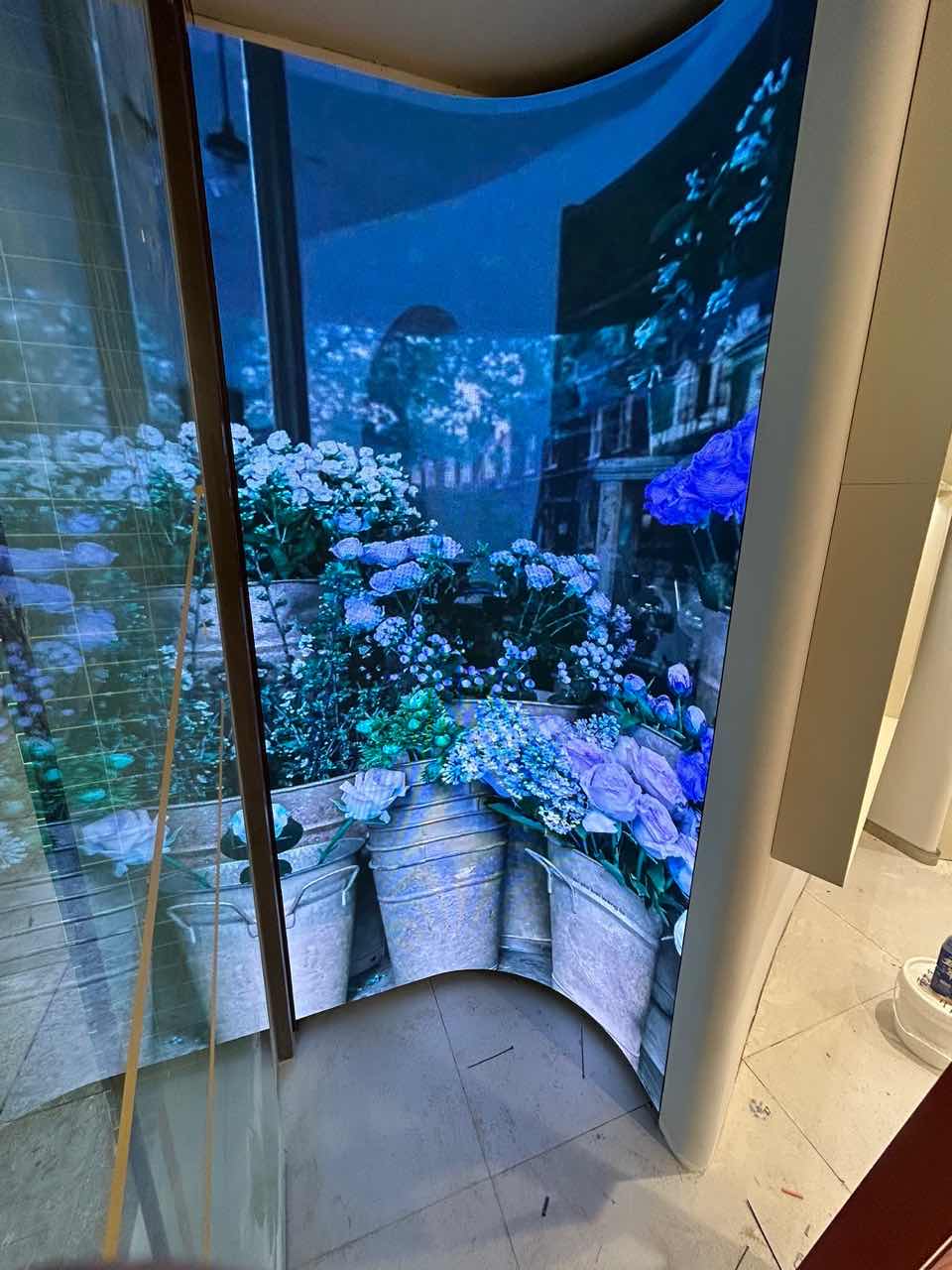 江漢路室內全彩P2.0軟模組安裝完成  尺寸：1.28*2.4m像素點：640*1200