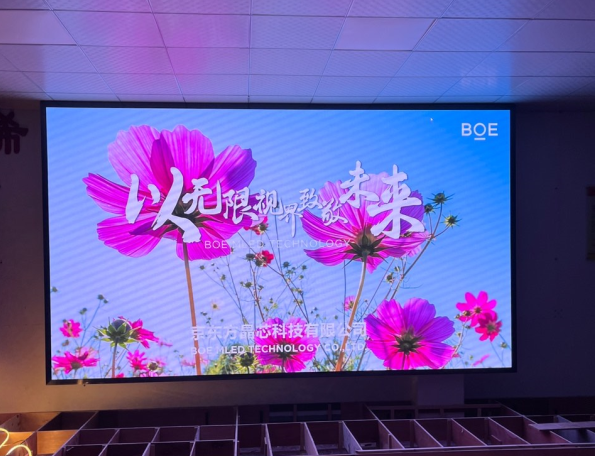 武穴**訓練中心P1.8安裝完成 尺寸 ：4.48*2.56； 分辨率 ：2408*1376